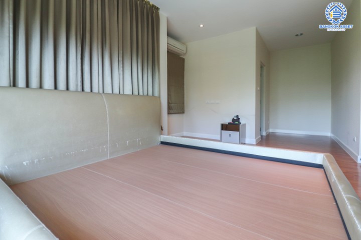 *****บ้านเดี่ยวมือสองนนทบุรี หมู่บ้าน ไลฟ์บางกอกบูเลอวาร์ด พระราม5 หลังมุม วิวสวน หน้าบ้านไม่ชนใคร จากแบรนด์ SC ASSET ฟังก์ชัน 3ห้องนอน 3 ห้องน้ำ 2 ที่จอดรถ พร้อมเฟอร์นิเจอร์บิวท์อินทั้งหลัง รองรับครอบครัวใหญ่  บนที่สุดแห่งทำเล เพียง 5 นาทีจาก MRT สถานีแยกติวานนท์ เชื่อมต่อทุกความลงตัวสู่ชีวิตสมบูรณ์แบบใกล้ถนนนครอินทร์ ถนนราชพฤกษ์ เดินทางสะดวกเหมือนอยู่ในเมือง